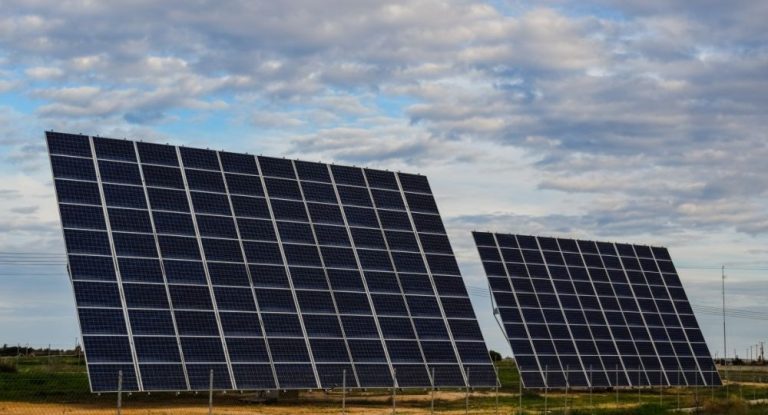 Mendoza inicia «road show» para construir cinco parques solares