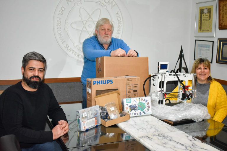 Recibimos los kits de Robotica, Computadoras e Impresora 3D para poner en marcha los cursos del Programa Formación Profesional del Ministerio de Trabajo de Nación.